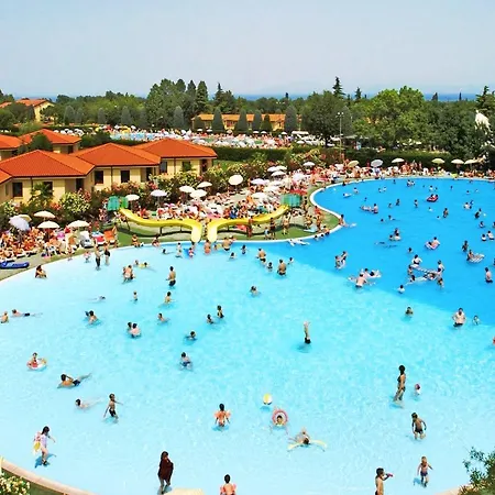 In 22097 * Peschiera del Garda